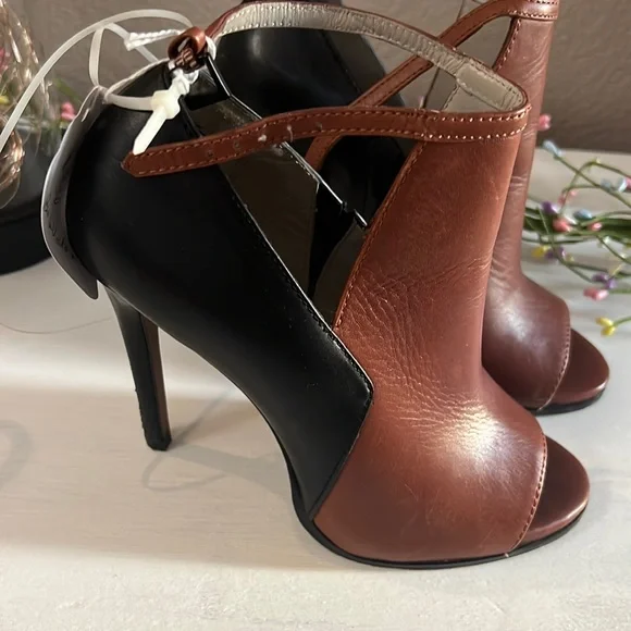 Pour la Victoire booties - Picture 1 of 7